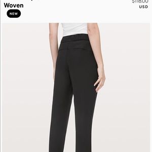 LuLu 🍋on the fly woven black pant. Size 6.NWOT.
